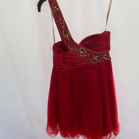 Red prom dress - Picture 2 of 3